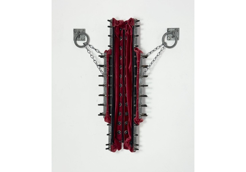 Cathy de Monchaux: Secure, 1988. © The Artist. Courtesy of Richard Saltoun London, Rome and
New York.