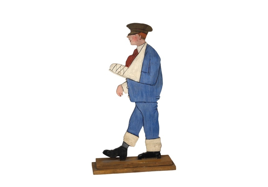 ©IWM (EPH 3253) A wooden figure, made in 1919 by a disabled ex-soldier employed in the
Lord Roberts Memorial Workshops