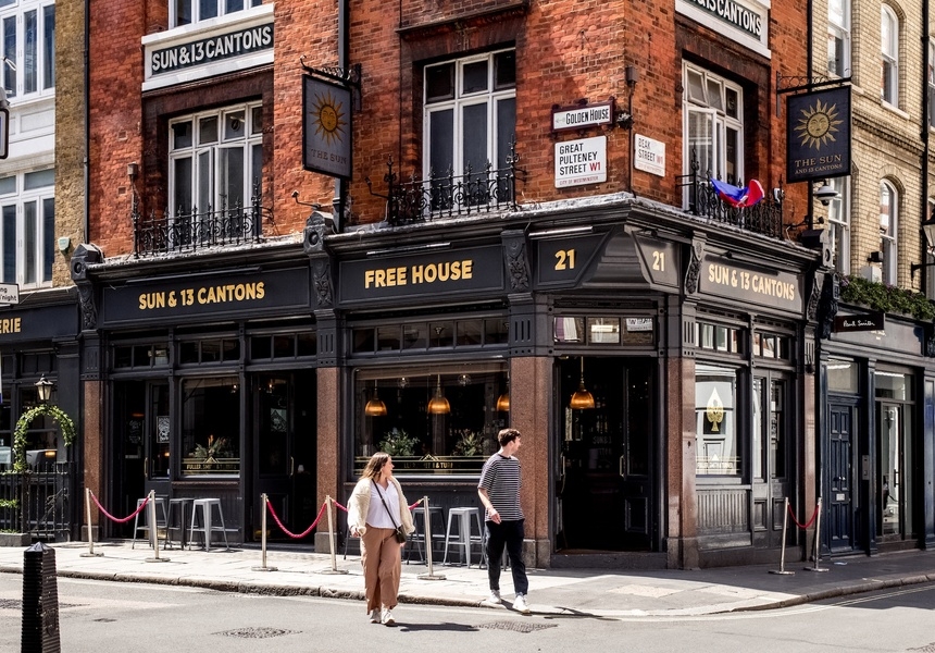 Mamapen at The Sun & 13 Cantons